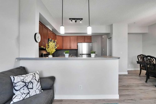 5-148 Rockyledge View Nw, Calgary, AB - Indoor Photo Showing Kitchen