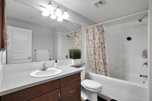5-148 Rockyledge View Nw, Calgary, AB - Indoor Photo Showing Bathroom