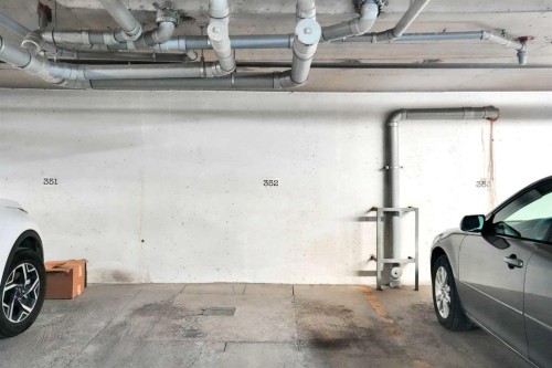 5-148 Rockyledge View Nw, Calgary, AB - Indoor Photo Showing Garage
