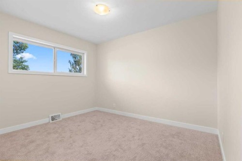 2007 Cottonwood Crescent Se, Calgary, AB - Indoor Photo Showing Other Room