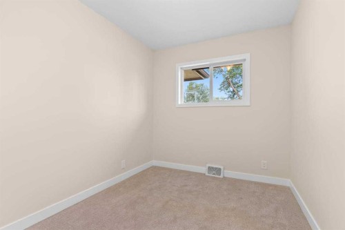 2007 Cottonwood Crescent Se, Calgary, AB - Indoor Photo Showing Other Room