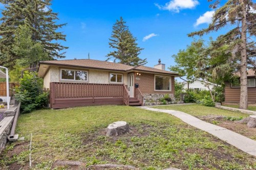 2007 Cottonwood Crescent Se, Calgary, AB - Outdoor