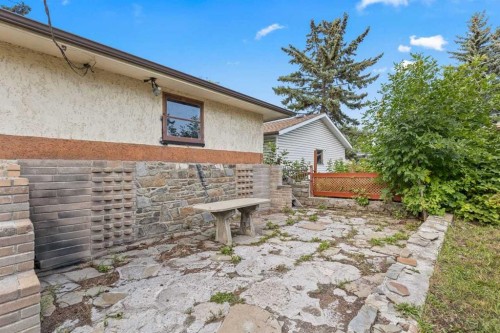2007 Cottonwood Crescent Se, Calgary, AB - Outdoor