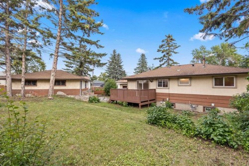 2007 Cottonwood Crescent Se, Calgary, AB - Outdoor