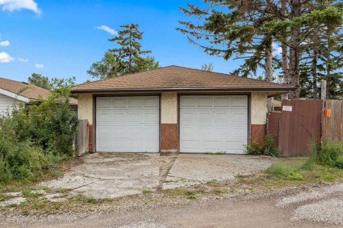 2007 Cottonwood Crescent Se, Calgary, AB - Outdoor With Exterior