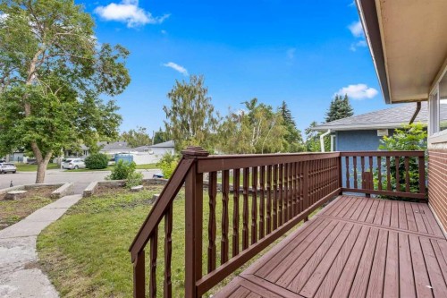 2007 Cottonwood Crescent Se, Calgary, AB - Outdoor