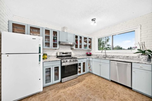 631 Brookpark Drive Sw, Calgary, AB 
