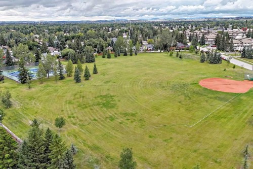 631 Brookpark Drive Sw, Calgary, AB 
