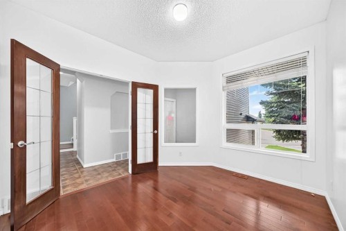 214 Royal Birch Heath Nw, Calgary, AB - Indoor Photo Showing Other Room