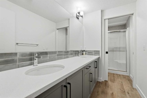 129 Wolf Hollow Villas Se, Calgary, AB - Indoor Photo Showing Bathroom