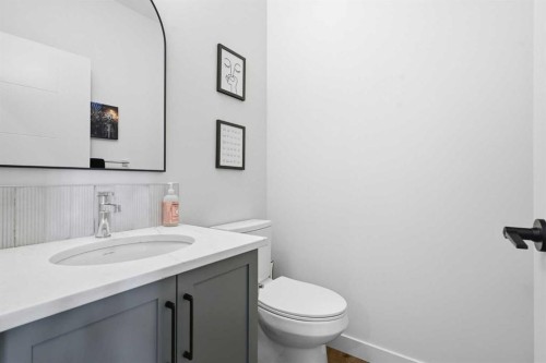 129 Wolf Hollow Villas Se, Calgary, AB - Indoor Photo Showing Bathroom
