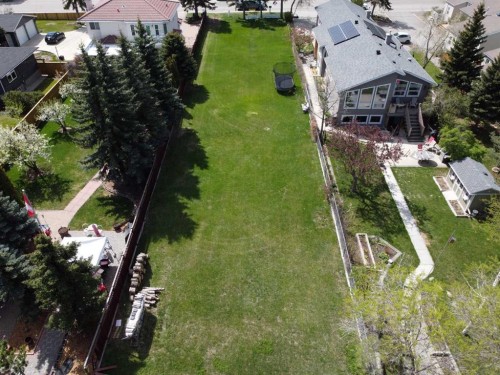 8520 48 Avenue Nw, Calgary, AB 