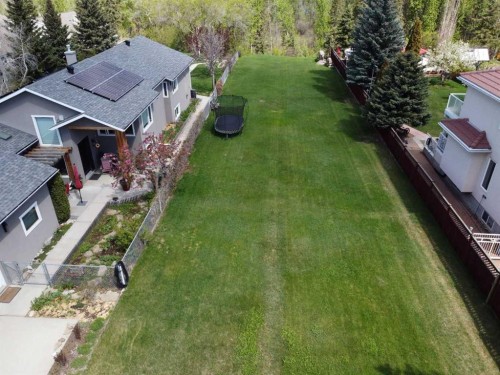 8520 48 Avenue Nw, Calgary, AB 