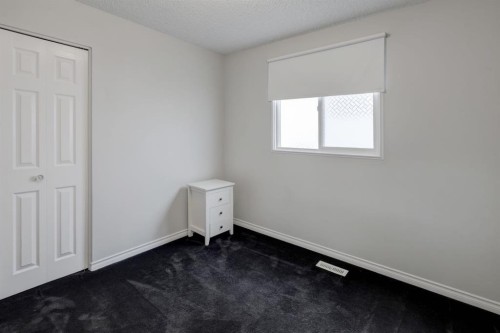 4325 58 Street Ne, Calgary, AB 