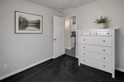 4325 58 Street Ne, Calgary, AB 
