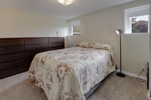 4325 58 Street Ne, Calgary, AB 