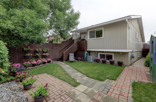 4325 58 Street Ne, Calgary, AB 