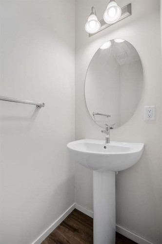 61 Cityline Gate Ne, Calgary, AB - Indoor Photo Showing Bathroom