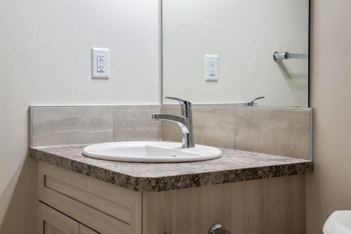61 Cityline Gate Ne, Calgary, AB - Indoor Photo Showing Bathroom