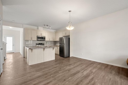 61 Cityline Gate Ne, Calgary, AB - Indoor Photo Showing Kitchen
