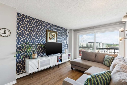 607-1320 12 Avenue Sw, Calgary, AB - Indoor Photo Showing Living Room