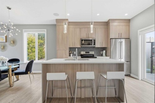1932 26A Street Sw, Calgary, AB - Indoor Photo Showing Kitchen With Upgraded Kitchen