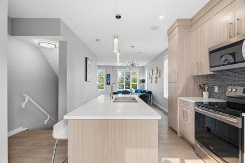 1932 26A Street Sw, Calgary, AB - Indoor Photo Showing Kitchen With Upgraded Kitchen