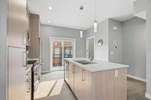1932 26A Street Sw, Calgary, AB - Indoor Photo Showing Kitchen With Upgraded Kitchen
