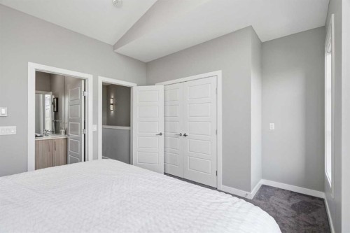 1932 26A Street Sw, Calgary, AB - Indoor Photo Showing Bedroom