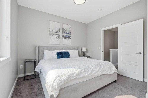 1932 26A Street Sw, Calgary, AB - Indoor Photo Showing Bedroom