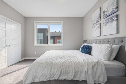1932 26A Street Sw, Calgary, AB - Indoor Photo Showing Bedroom