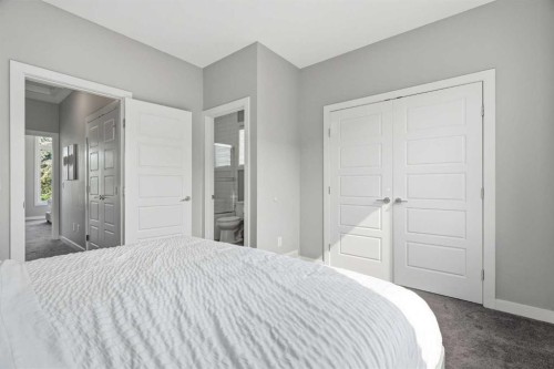1932 26A Street Sw, Calgary, AB - Indoor Photo Showing Bedroom