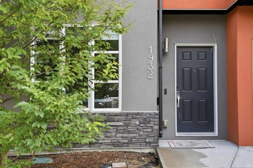 1932 26A Street Sw, Calgary, AB - Outdoor