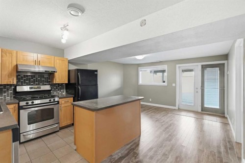 167 Harvest Glen Way Ne, Calgary, AB - Indoor Photo Showing Kitchen