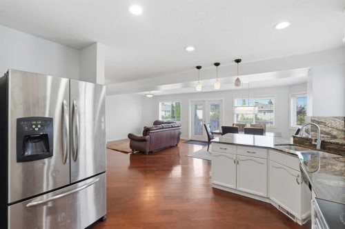 167 Harvest Glen Way Ne, Calgary, AB - Indoor Photo Showing Kitchen