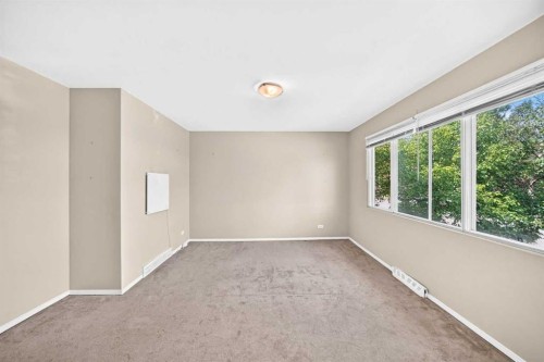 1735 38 Avenue Sw, Calgary, AB - Indoor Photo Showing Other Room