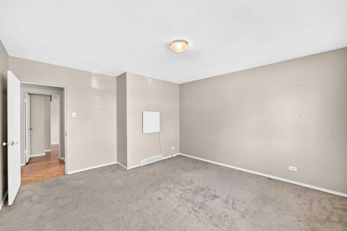 1735 38 Avenue Sw, Calgary, AB - Indoor Photo Showing Other Room