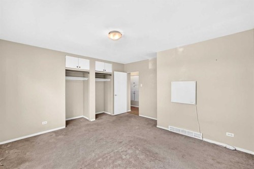 1735 38 Avenue Sw, Calgary, AB - Indoor Photo Showing Other Room