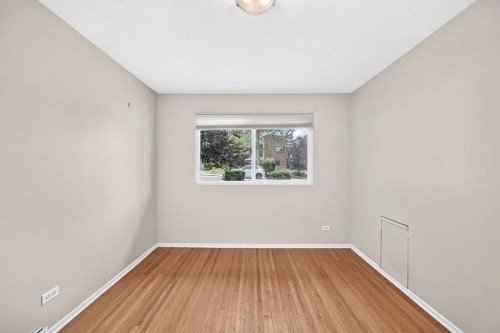 1735 38 Avenue Sw, Calgary, AB - Indoor Photo Showing Other Room