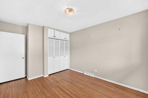 1735 38 Avenue Sw, Calgary, AB - Indoor Photo Showing Other Room