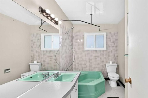 1735 38 Avenue Sw, Calgary, AB - Indoor
