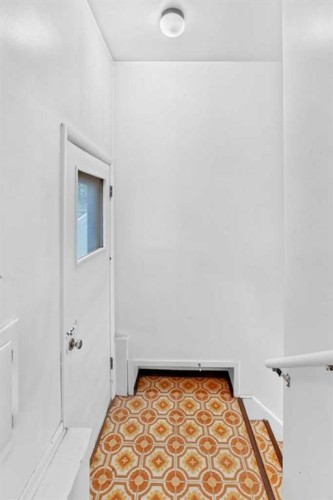 1735 38 Avenue Sw, Calgary, AB - Indoor Photo Showing Other Room