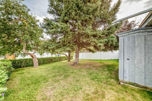 1735 38 Avenue Sw, Calgary, AB - Outdoor