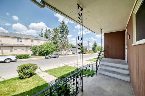 1735 38 Avenue Sw, Calgary, AB - Outdoor