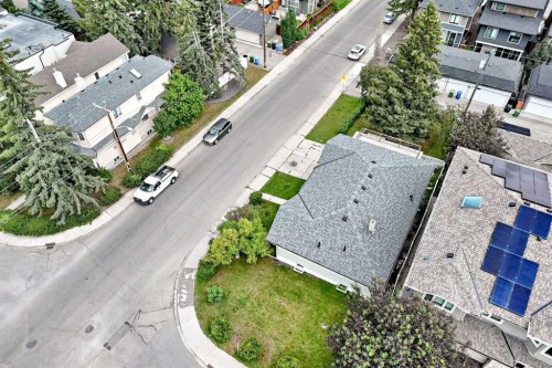 1735 38 Avenue Sw, Calgary, AB - Outdoor