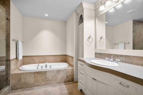 2905 Carleton Street Sw, Calgary, AB - Indoor Photo Showing Bathroom