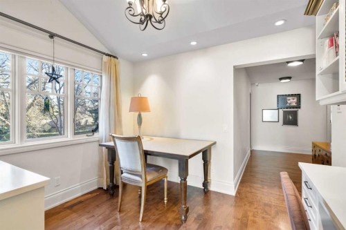 2905 Carleton Street Sw, Calgary, AB - Indoor Photo Showing Dining Room