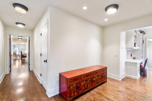 2905 Carleton Street Sw, Calgary, AB - Indoor Photo Showing Other Room