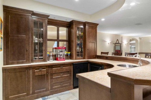 2905 Carleton Street Sw, Calgary, AB - Indoor Photo Showing Kitchen