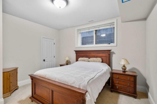2905 Carleton Street Sw, Calgary, AB - Indoor Photo Showing Bedroom